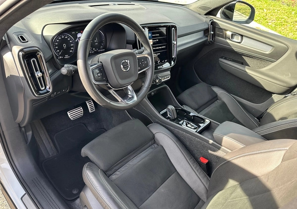 Volvo XC 40 cena 139900 przebieg: 38000, rok produkcji 2020 z Prusice małe 781
